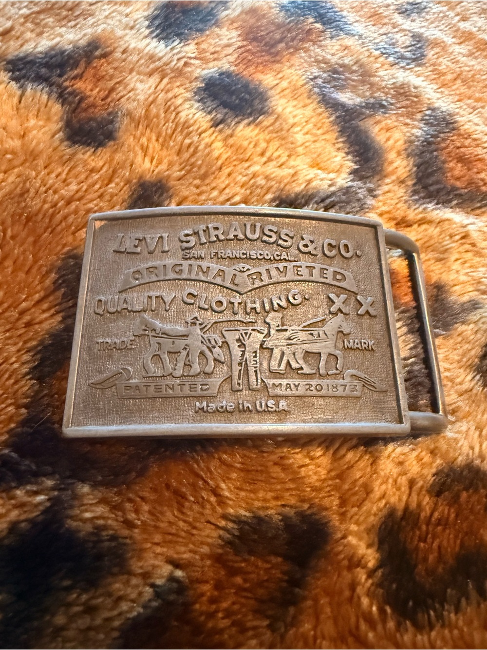 Levi's Vintage Brass-Tone Embossed Belt Buckle(MADE IN THE USA)